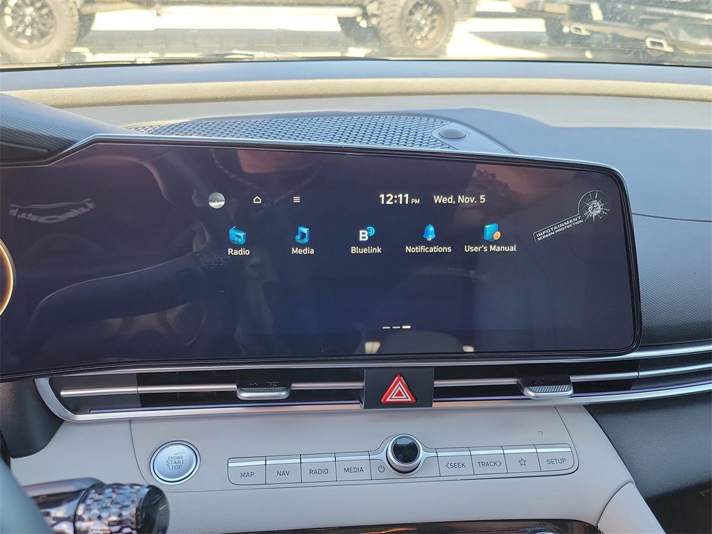 Used 2025 Hyundai Elantra Limited image 21