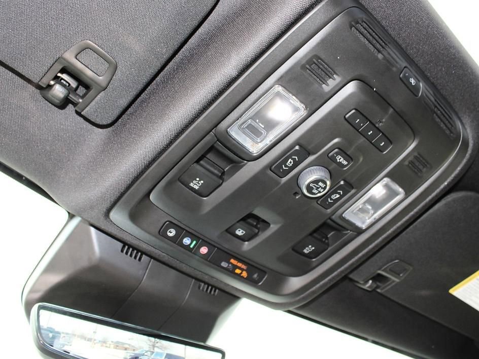 Used 2024 Cadillac Escalade Sport w/ LPO, ONYX Package image 26