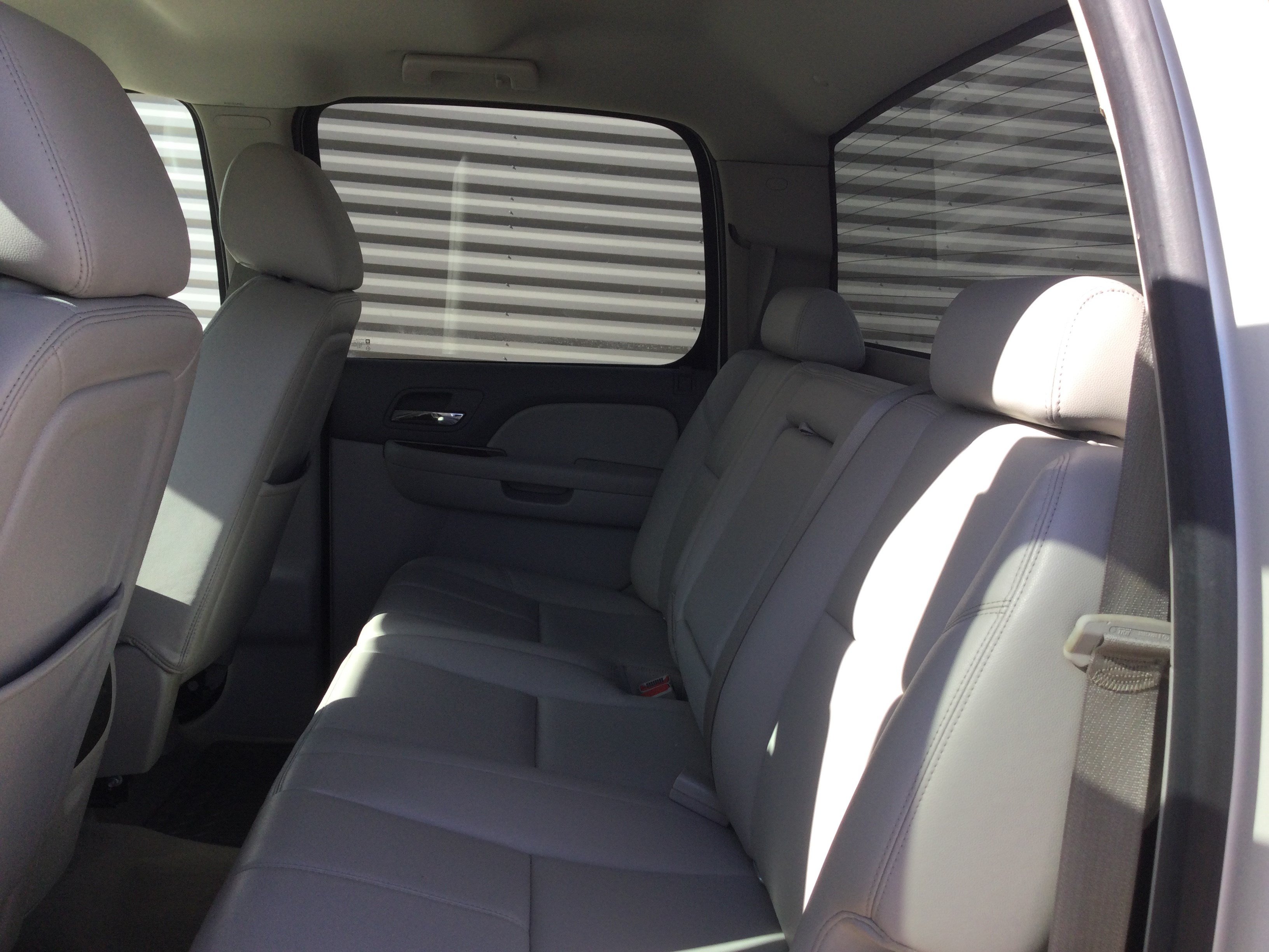 Used 2013 Chevrolet Silverado 1500 LTZ w/ LTZ White Diamond Edition AWD/4WD image 6