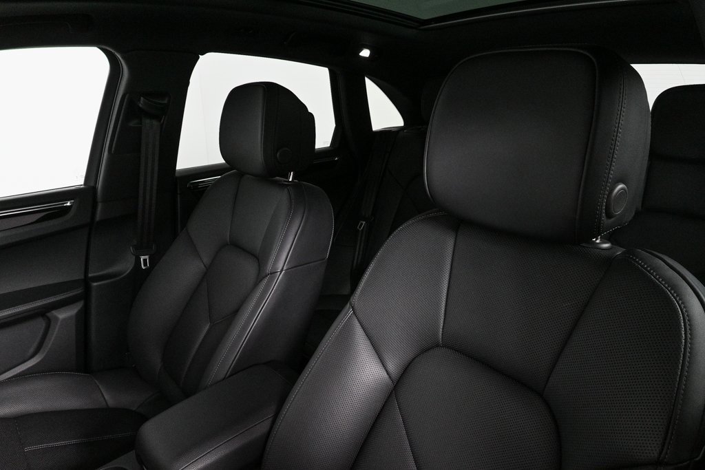 Used 2025 Porsche Macan image 5
