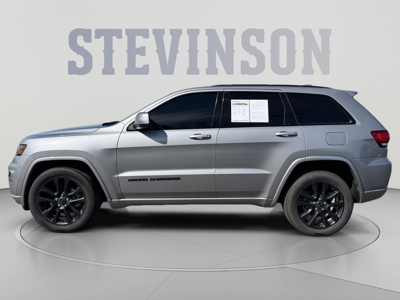 Used 2019 Jeep Grand Cherokee Altitude AWD/4WD image 2