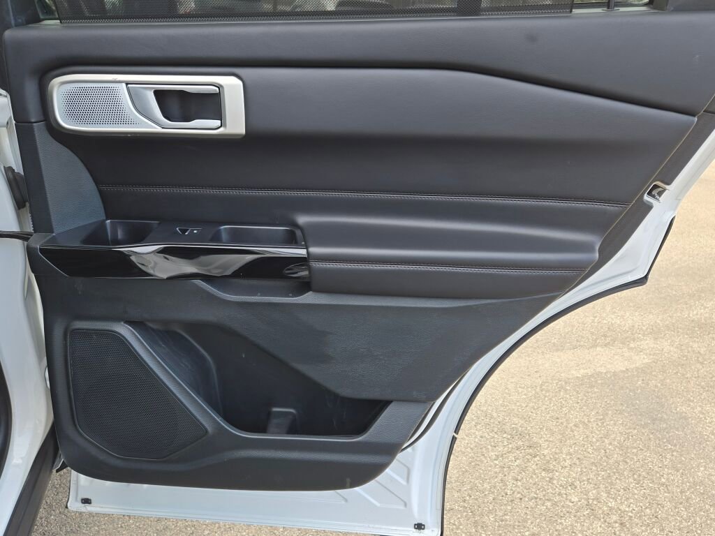 Used 2023 Ford Explorer Platinum w/ Technology Package image 13