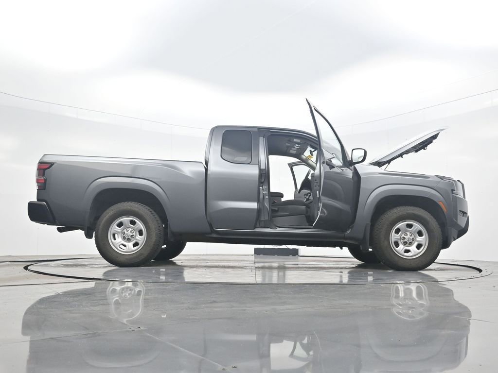 Used 2022 Nissan Frontier S image 40
