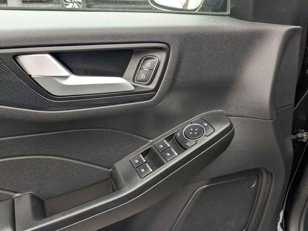 Used 2025 Ford Escape ST-Line image 15