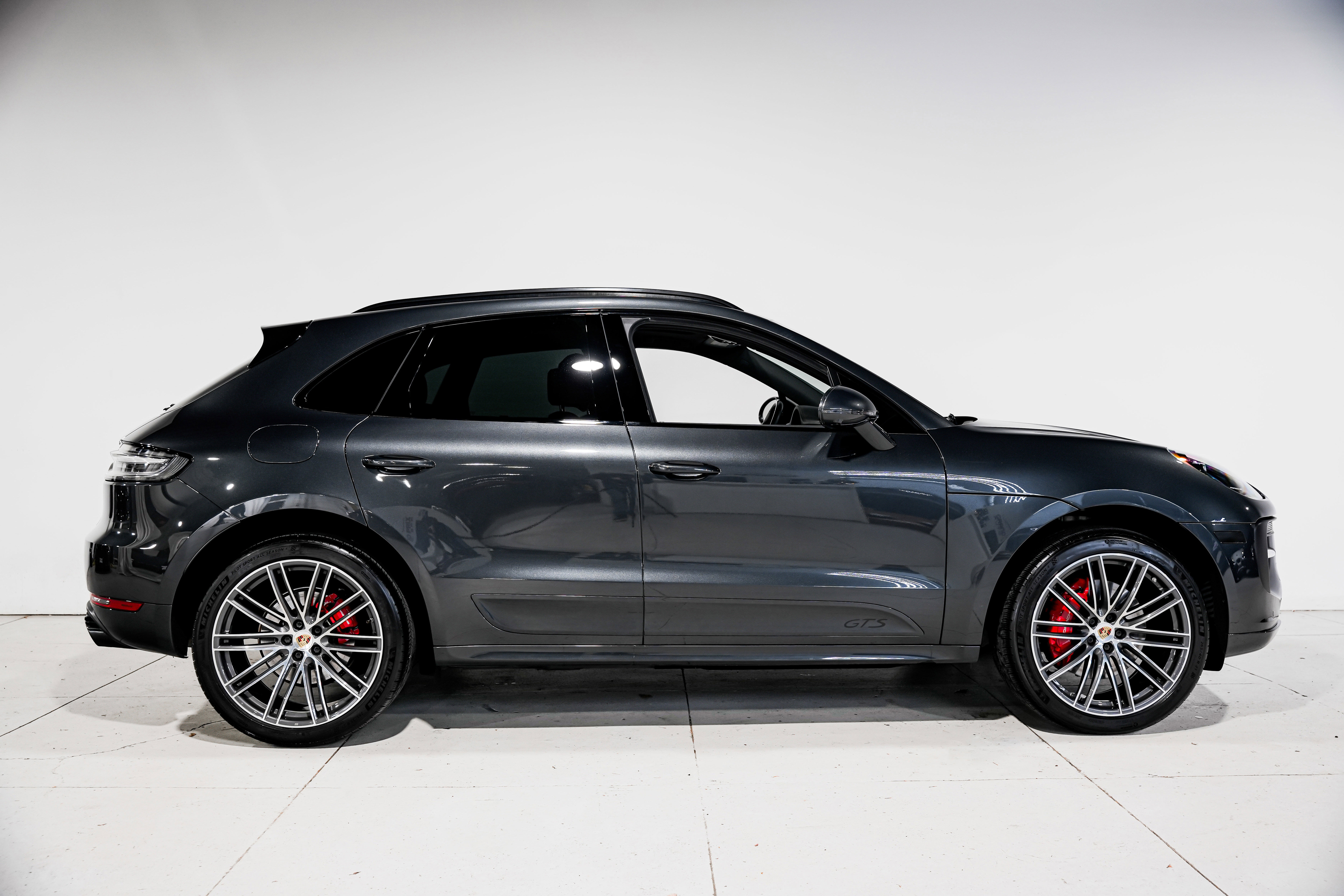Used 2021 Porsche Macan GTS image 2