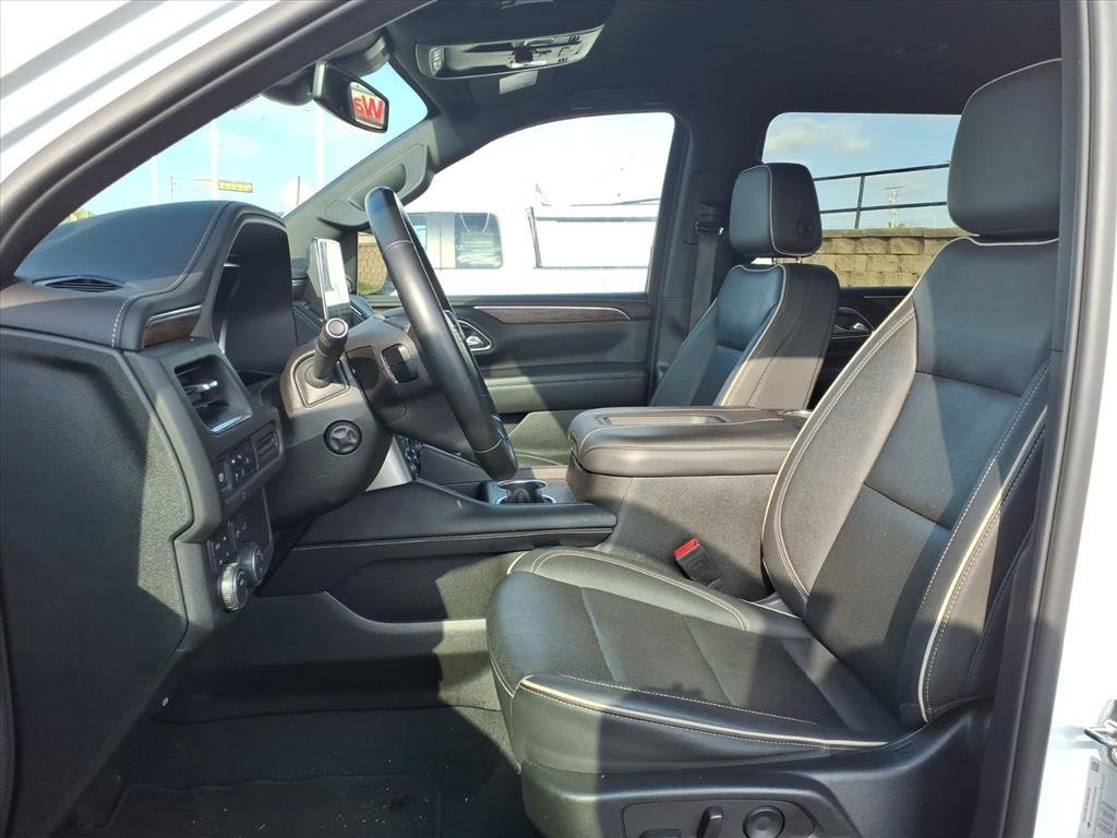 Used 2024 Chevrolet Suburban Premier image 4