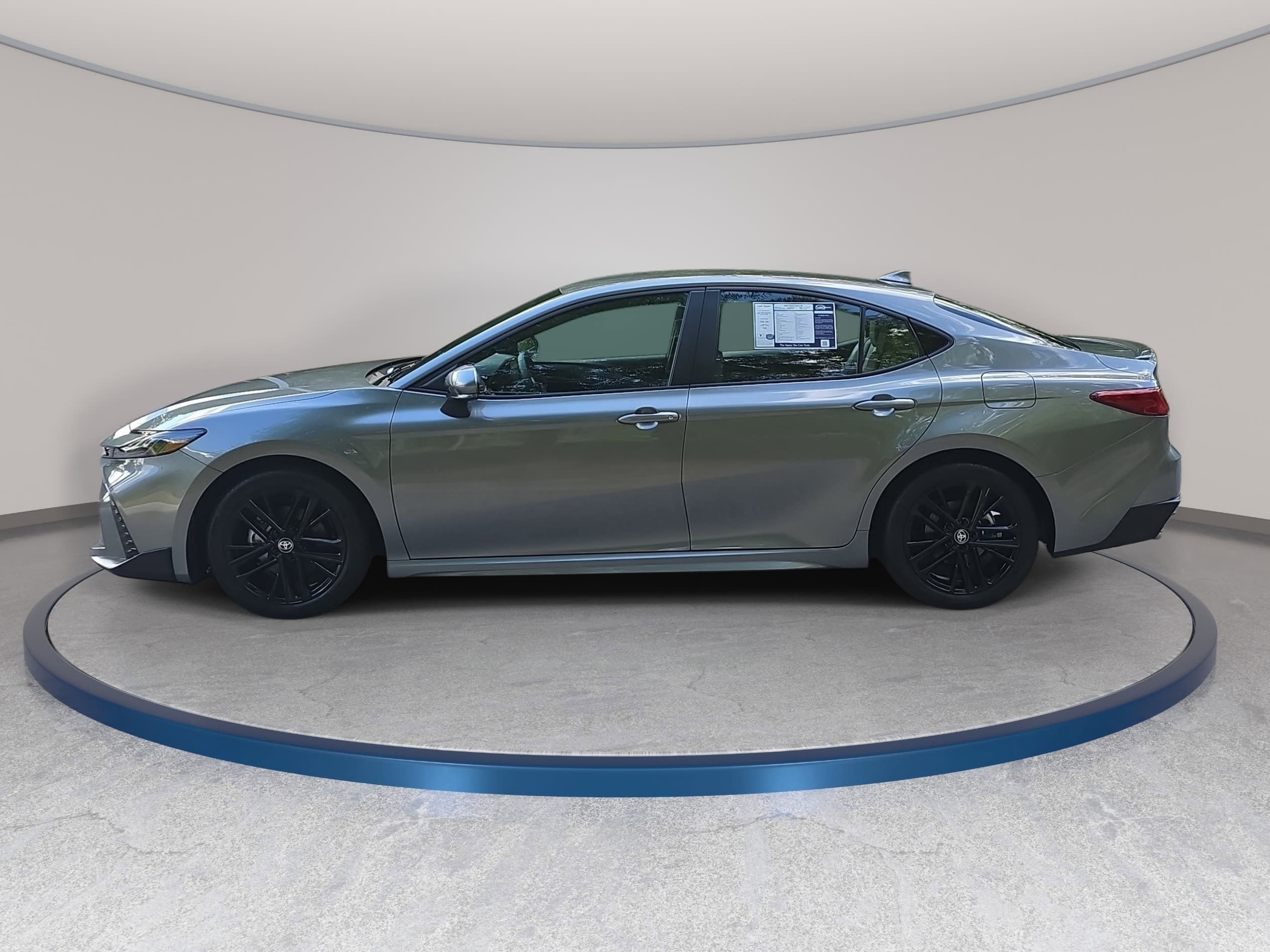 Used 2026 Toyota Camry SE w/ Convenience Package FWD image 8