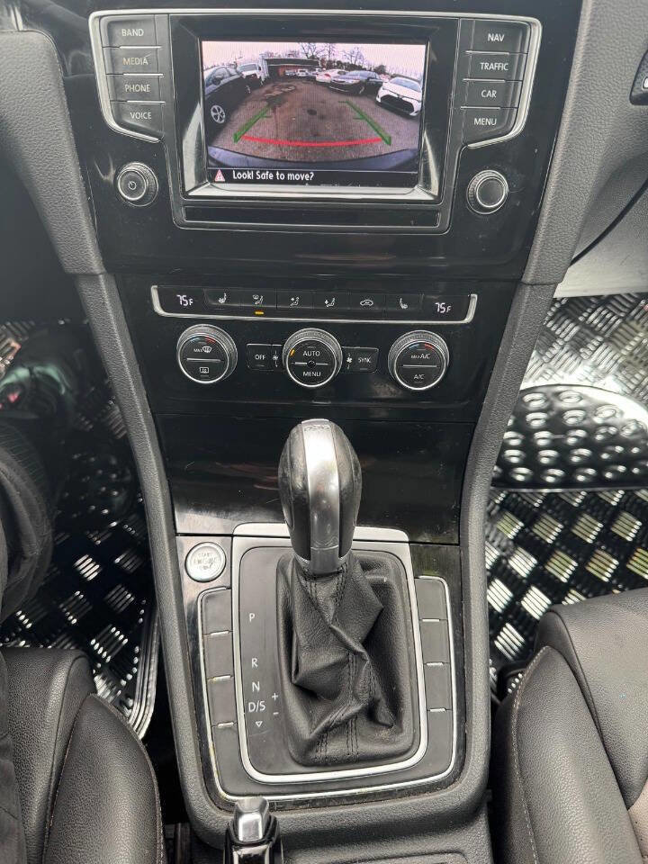 Used 2015 Volkswagen Golf TDI S image 23