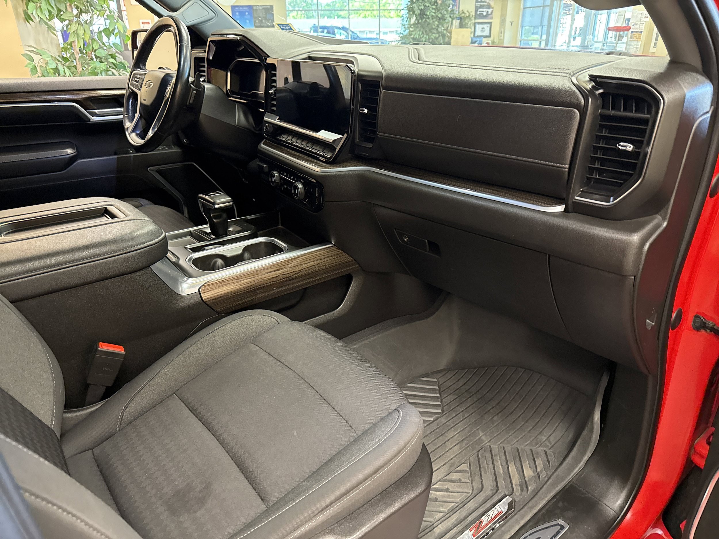 Used 2022 Chevrolet Silverado 1500 RST AWD/4WD image 17