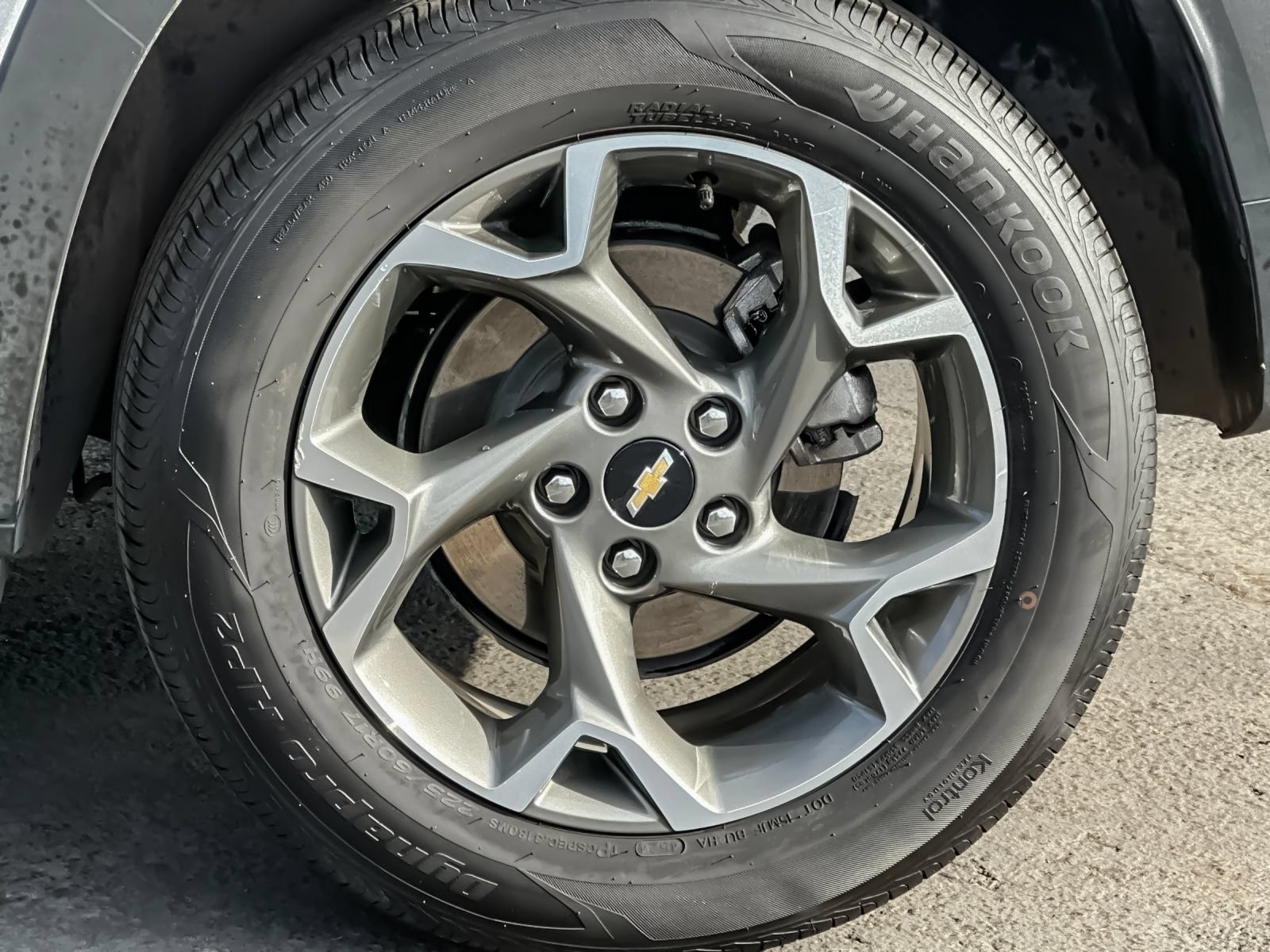 Used 2025 Chevrolet Trax LT FWD image 25