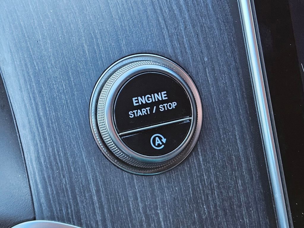 Used 2025 Mercedes-Benz GLC 43 AMG 4MATIC image 20