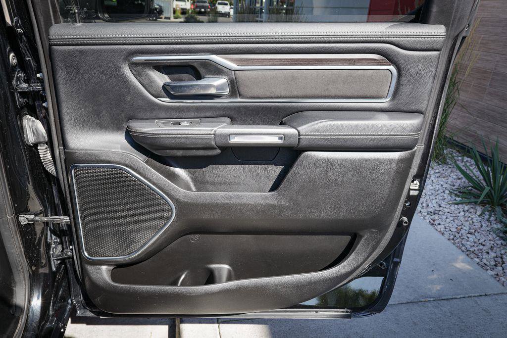 Used 2025 RAM 1500 Laramie image 28