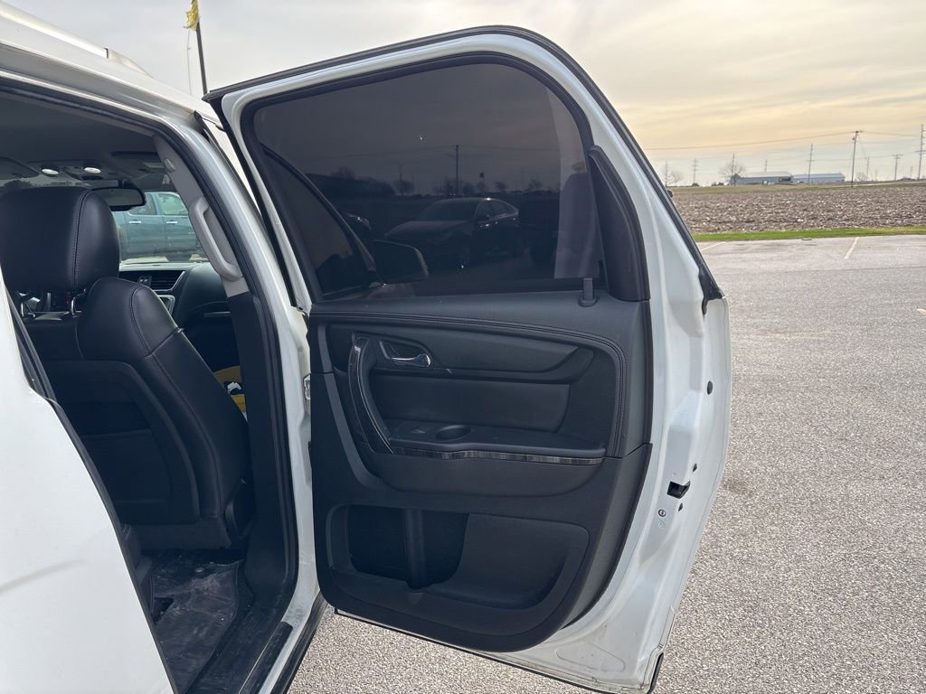 Used 2015 GMC Acadia SLT image 13