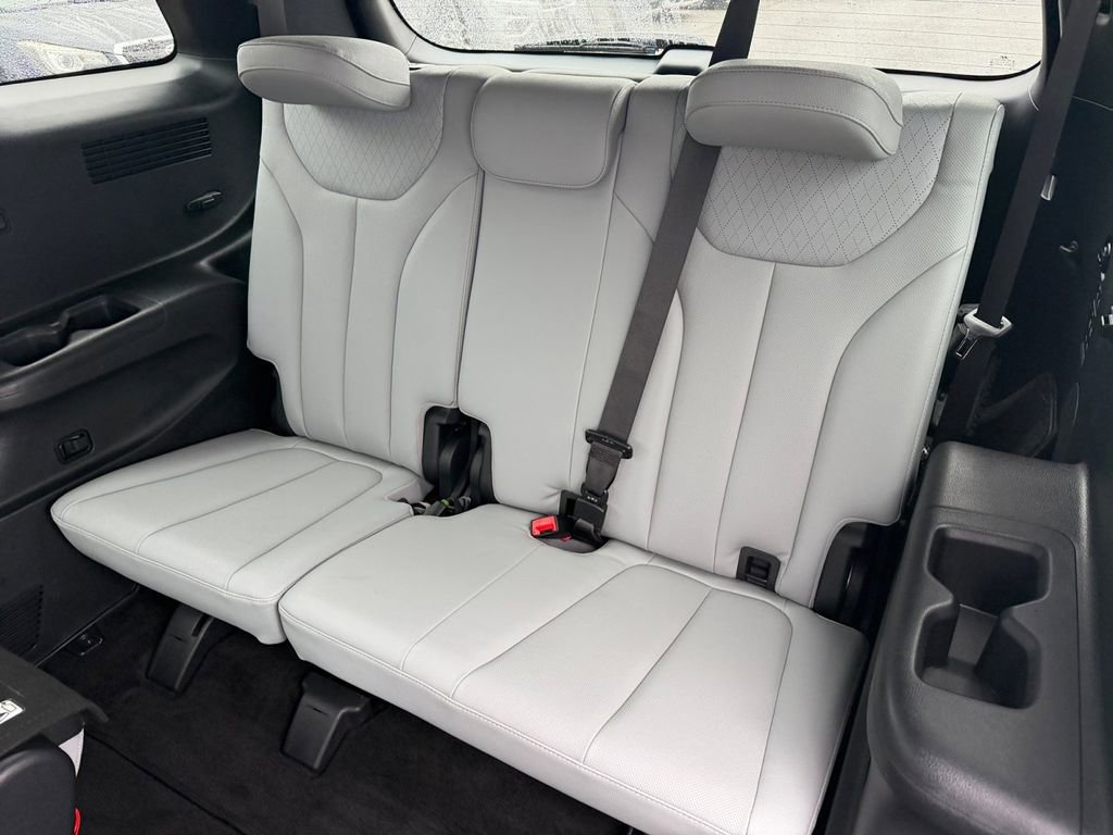 Used 2021 Hyundai Palisade SEL w/ Premium Package FWD image 12