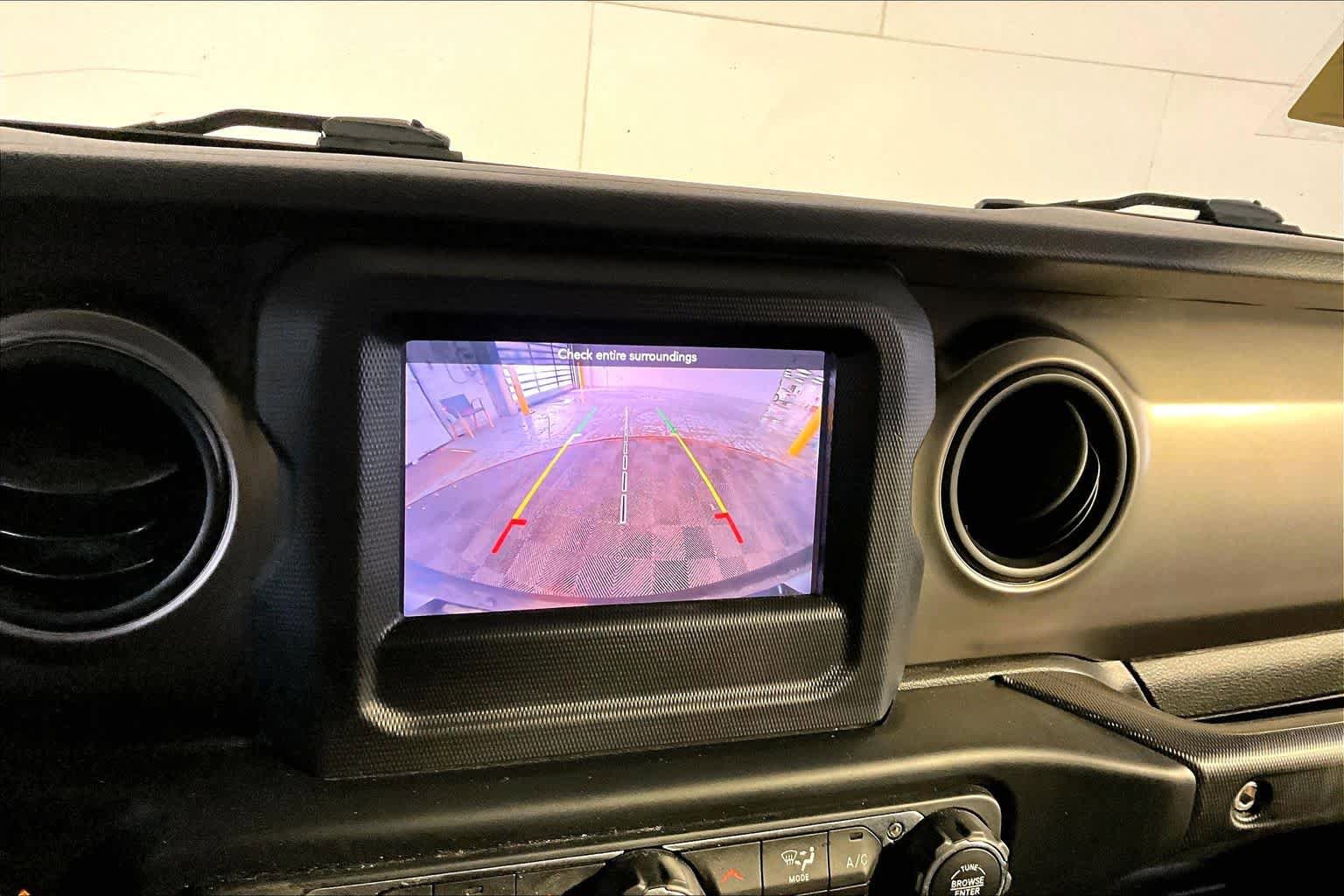 Used 2019 Jeep Wrangler Sport AWD/4WD image 29