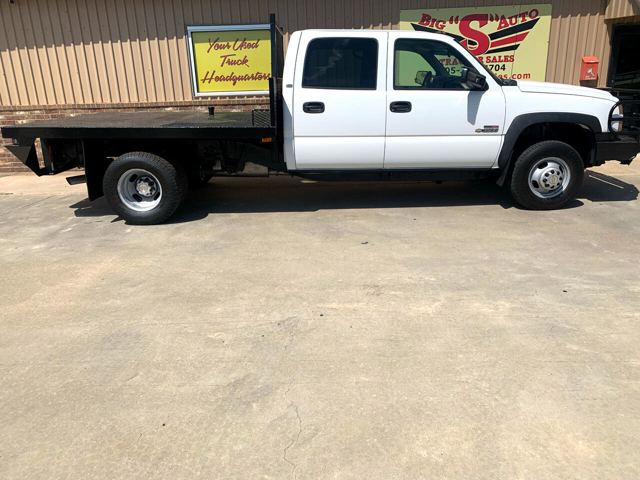 Used 2005 Chevrolet Silverado 3500 2WD Crew Cab w/ Heavy-Duty Power Package image 4