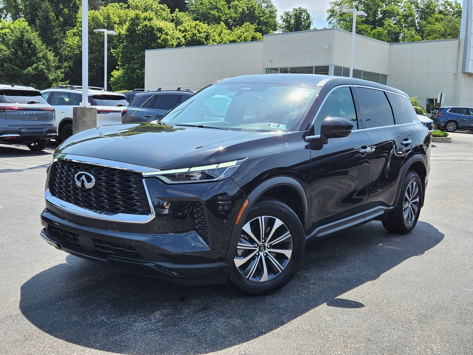 Certified 2025 INFINITI QX60 Pure w/ Cargo Package