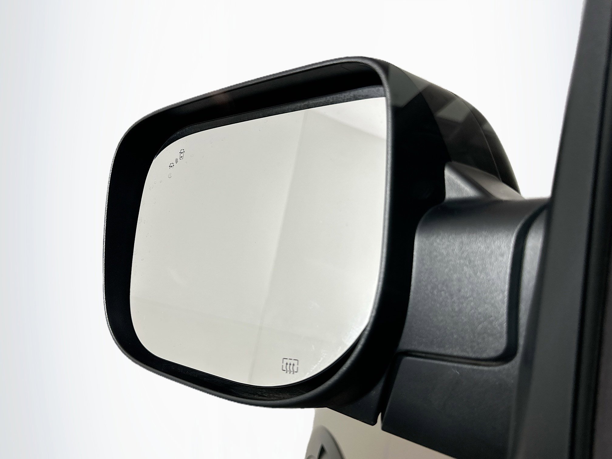 Used 2023 Nissan Titan PRO-4X w/ Off Road Protection Package image 16