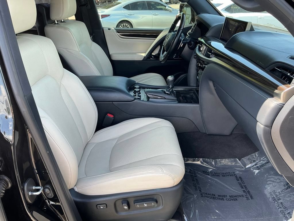 Used 2020 Lexus LX 570 4WD w/ Sport Package image 25