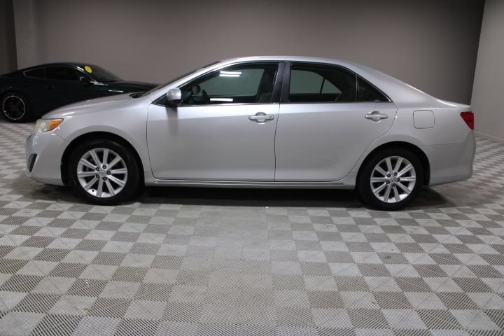 Used 2013 Toyota Camry XLE w/ Leather Pkg FWD image 9