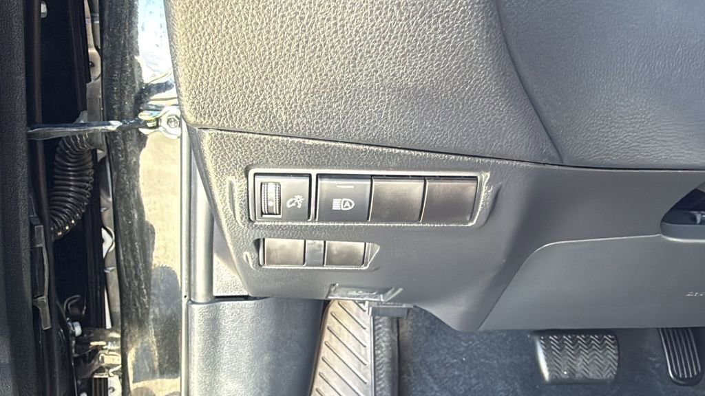 Used 2023 Toyota Corolla Cross LE image 26