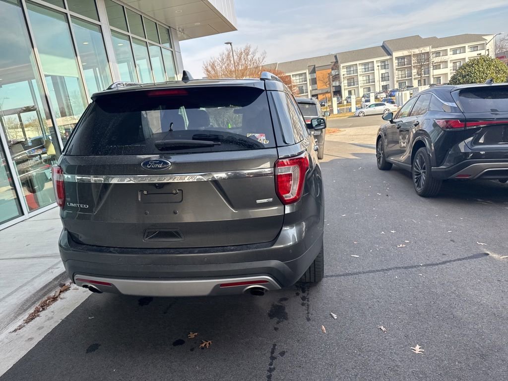 Used 2017 Ford Explorer Limited image 5