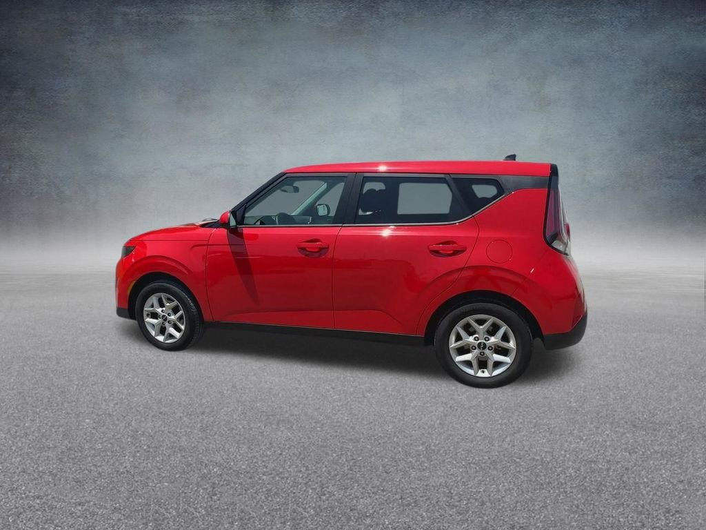 Used 2023 Kia Soul LX w/ LX Technology Package image 15