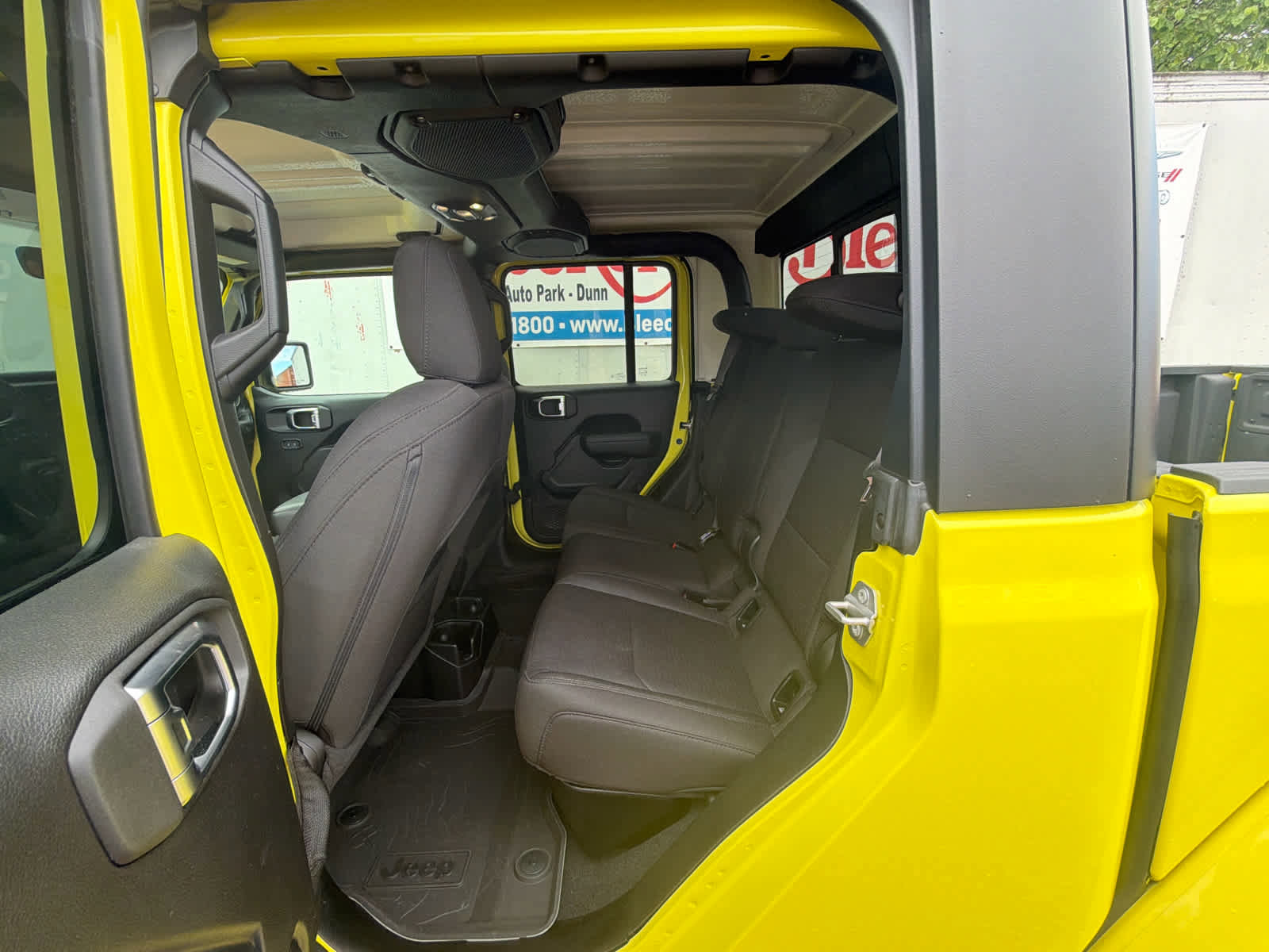 Used 2023 Jeep Gladiator Sport image 33