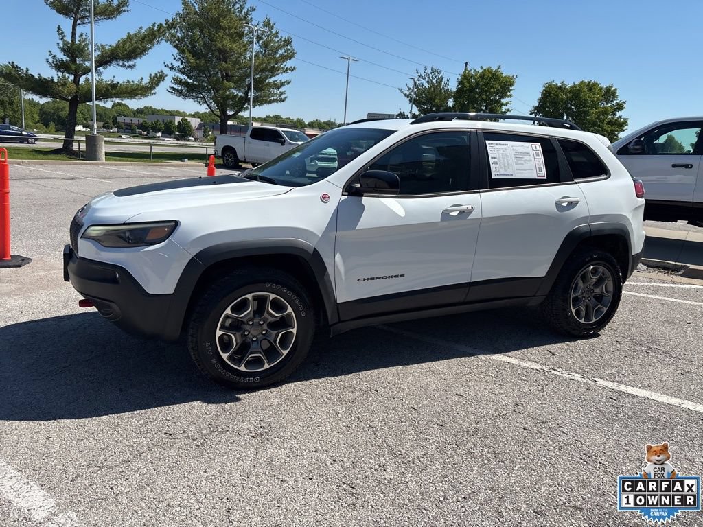 Used 2022 Jeep Cherokee Trailhawk w/ Comfort/Convenience Group AWD/4WD image 15