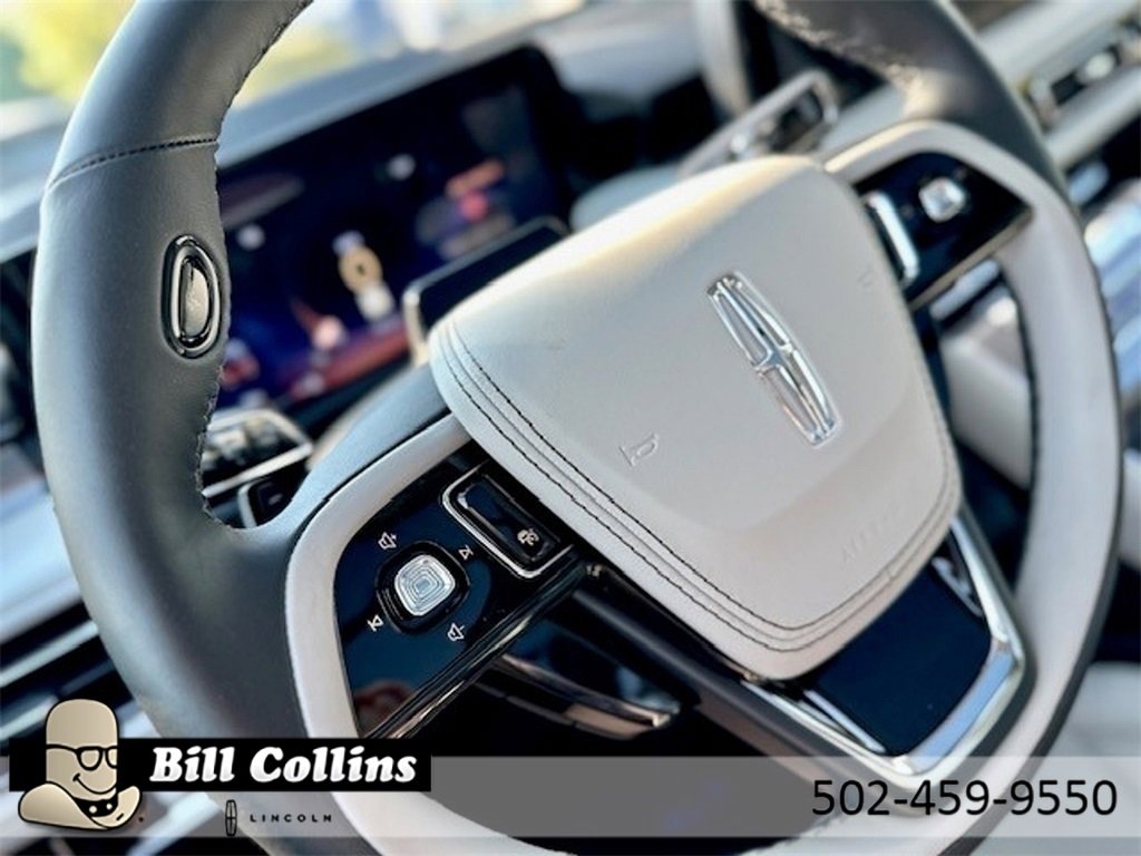 New 2025 Lincoln Aviator AWD w/ Jet Appearance Package image 12