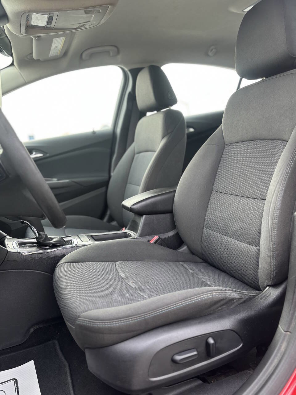 Used 2017 Chevrolet Cruze LT w/ Convenience Package FWD image 10
