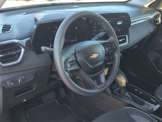 Used 2025 Chevrolet TrailBlazer LT w/ Driver Confidence Package image 12