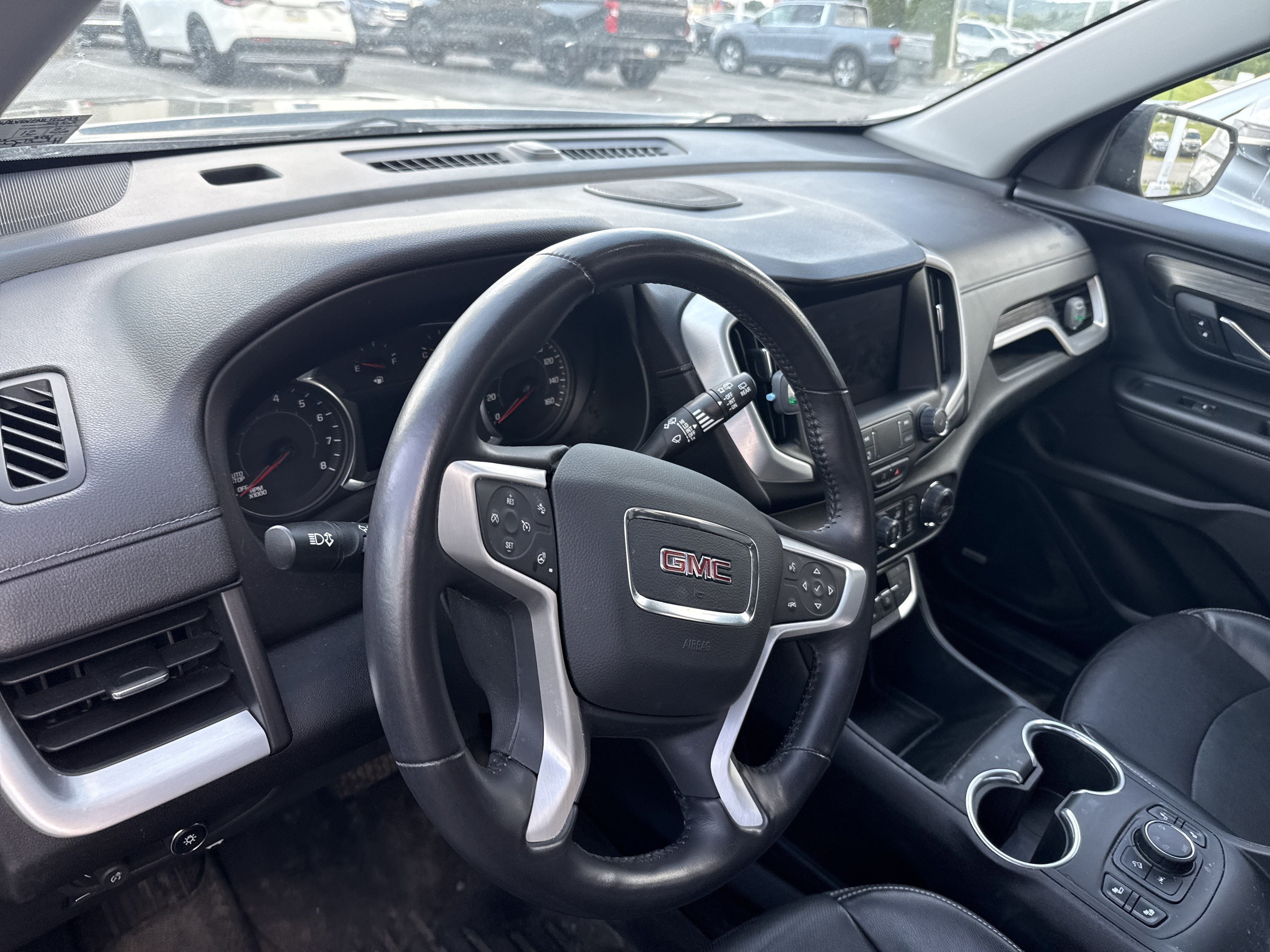 Used 2022 GMC Terrain SLT w/ Infotainment Package II AWD/4WD image 9