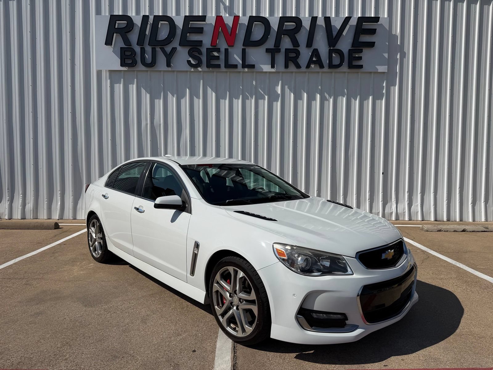 Used 2016 Chevrolet SS RWD image 9