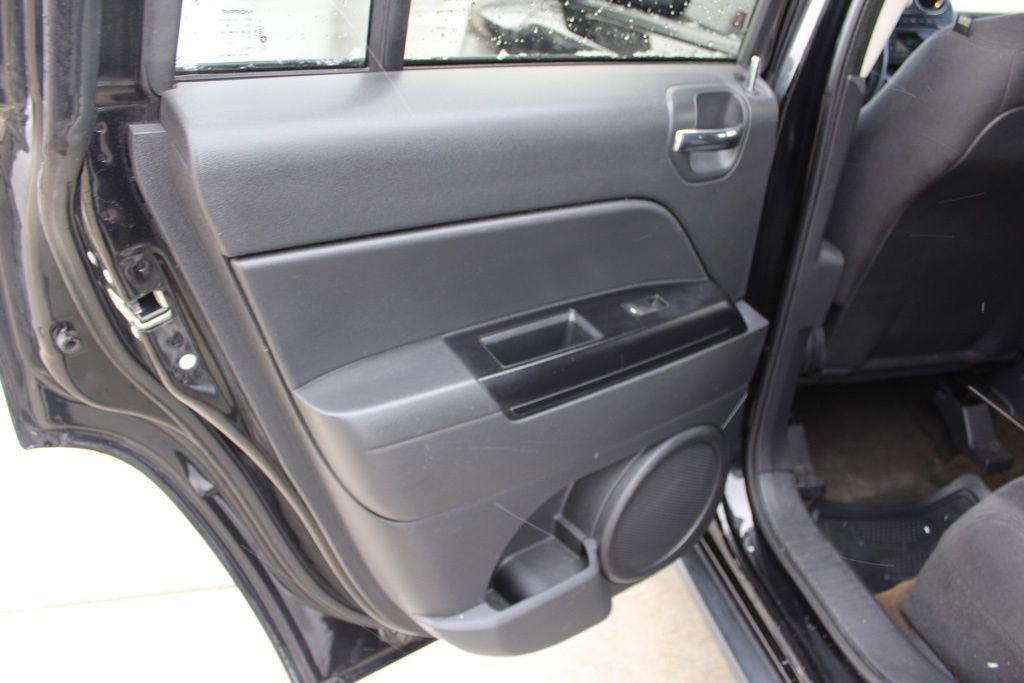 Used 2016 Jeep Compass Sport w/ Power Value Group image 21