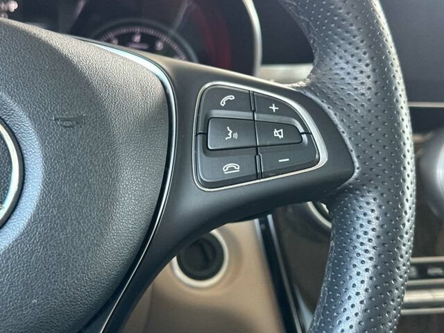 Used 2019 Mercedes-Benz GLC 300 4MATIC image 30