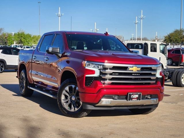 Used 2024 Chevrolet Silverado 1500 High Country w/ Technology Package image 2
