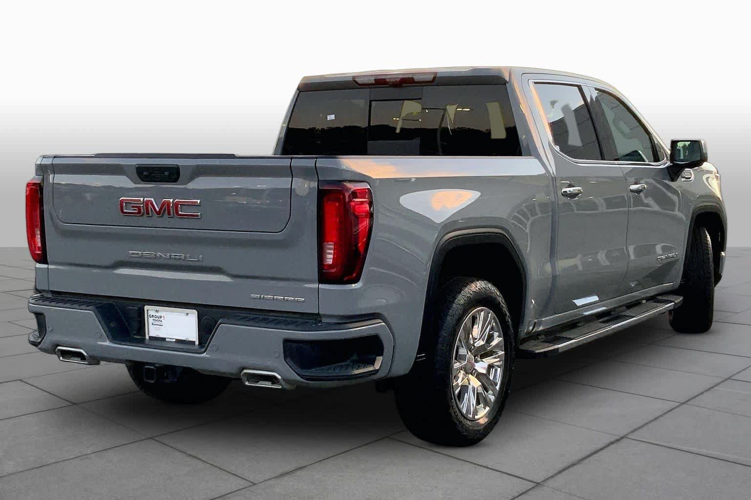 Used 2025 GMC Sierra 1500 Denali w/ Technology Package AWD/4WD image 12