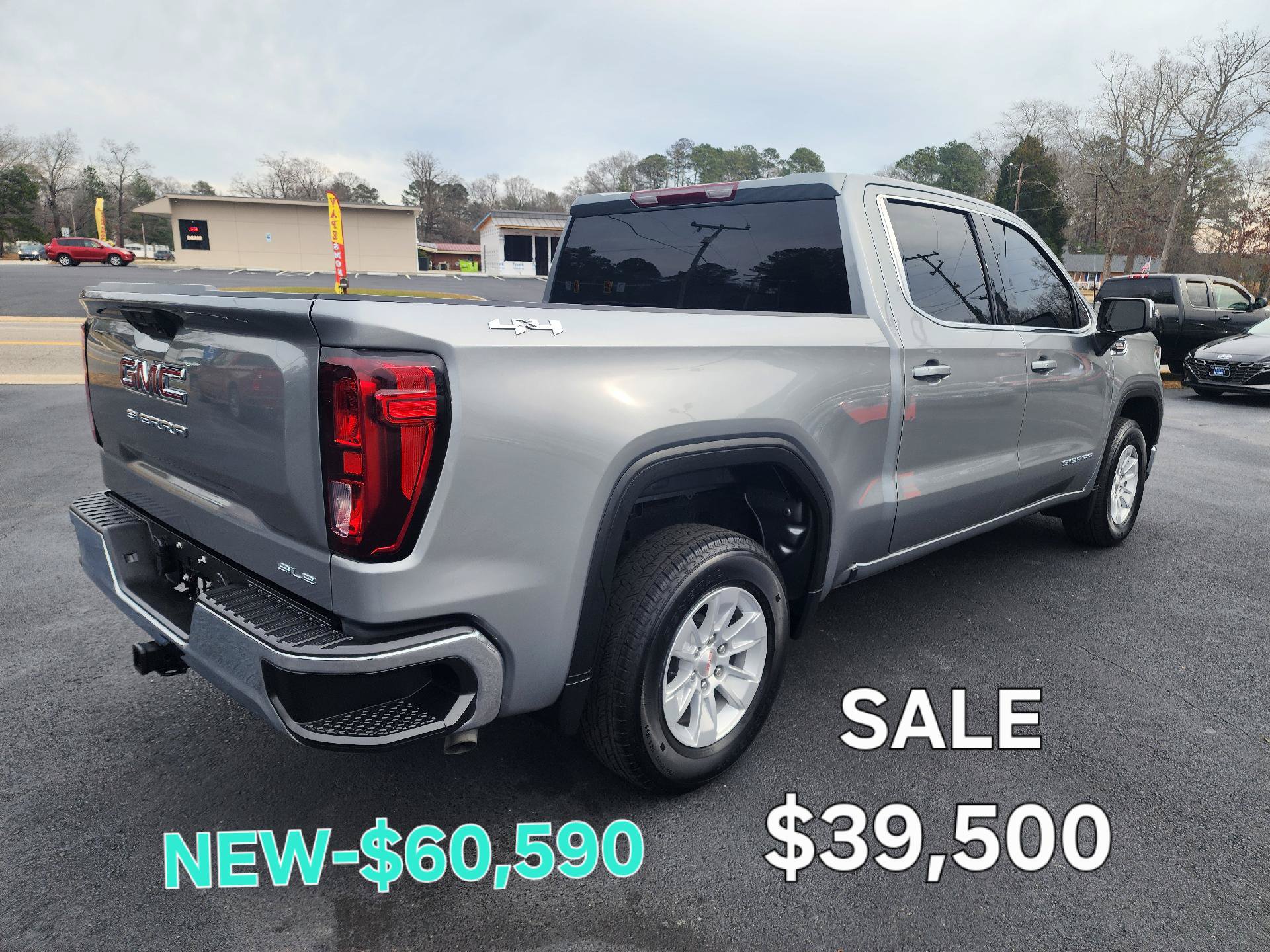 Used 2023 GMC Sierra 1500 SLE AWD/4WD image 3
