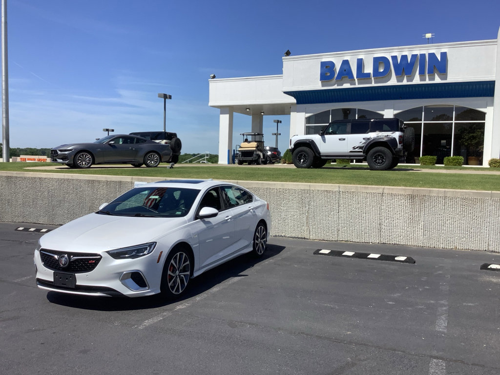 Used 2018 Buick Regal GS w/ Driver Confidence Package #2 AWD/4WD image 3