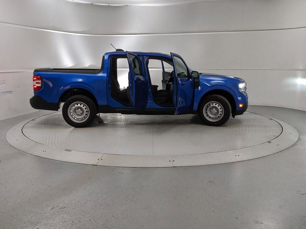 New 2025 Ford Maverick XL image 8