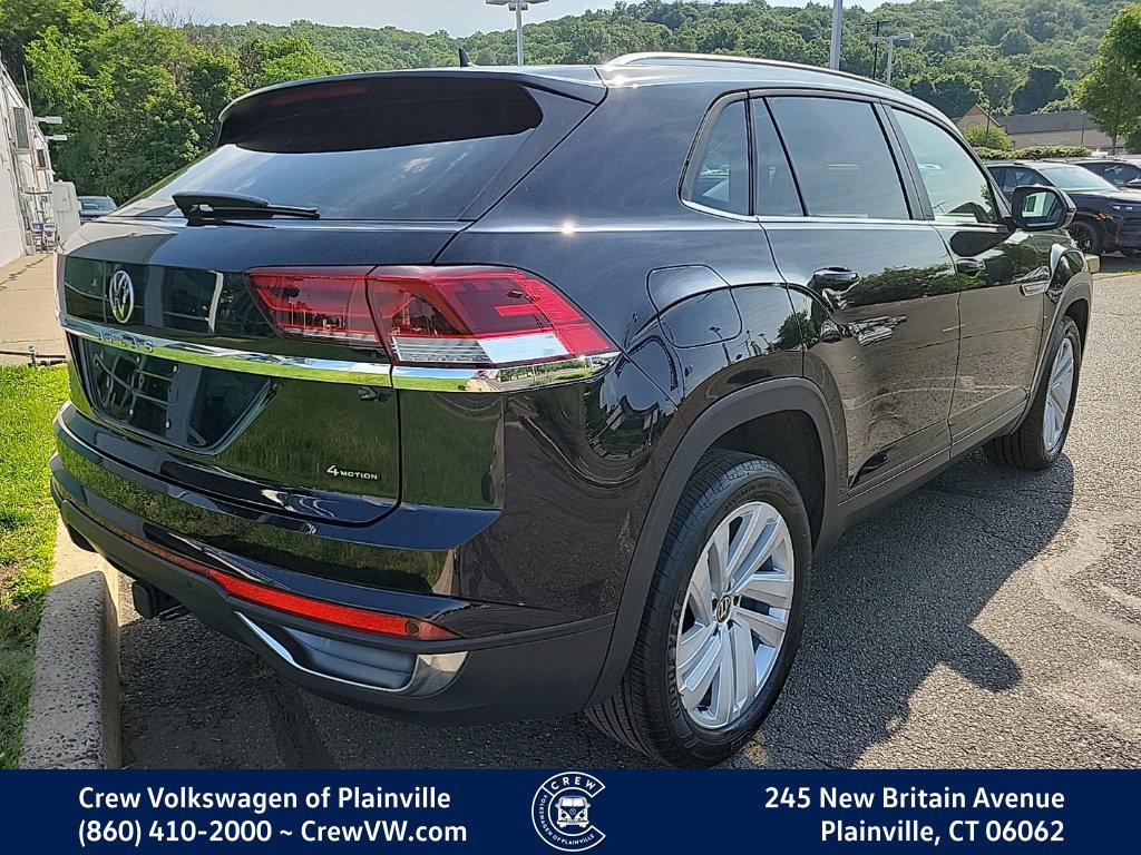 Certified 2023 Volkswagen Atlas Cross Sport SE w/ Panoramic Sunroof Package AWD/4WD image 3