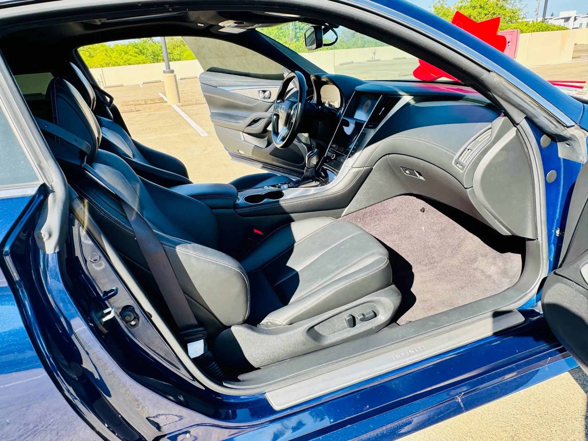 Used 2019 INFINITI Q60 3.0t Luxe w/ Cargo Package RWD image 28