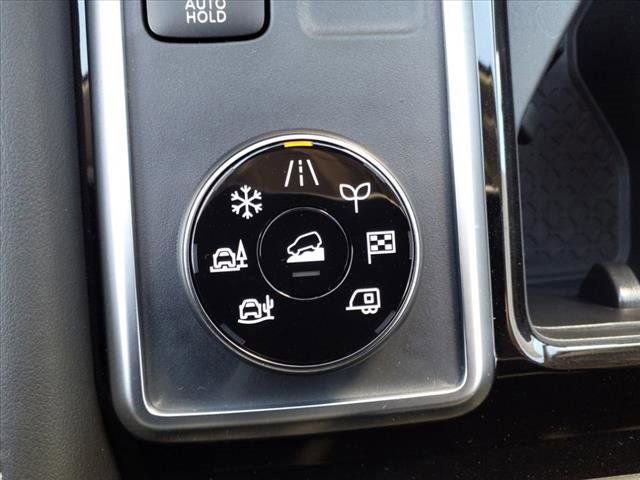 New 2025 Nissan Pathfinder SV image 16