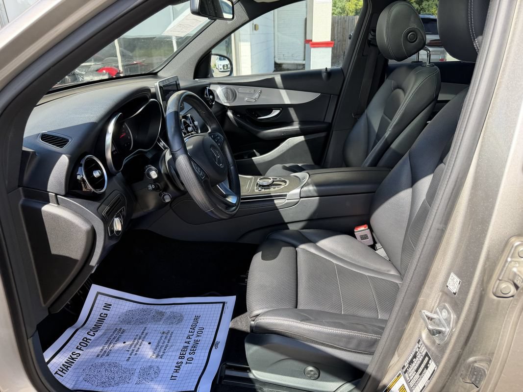 Used 2019 Mercedes-Benz GLC 300 4MATIC w/ Premium Package image 17