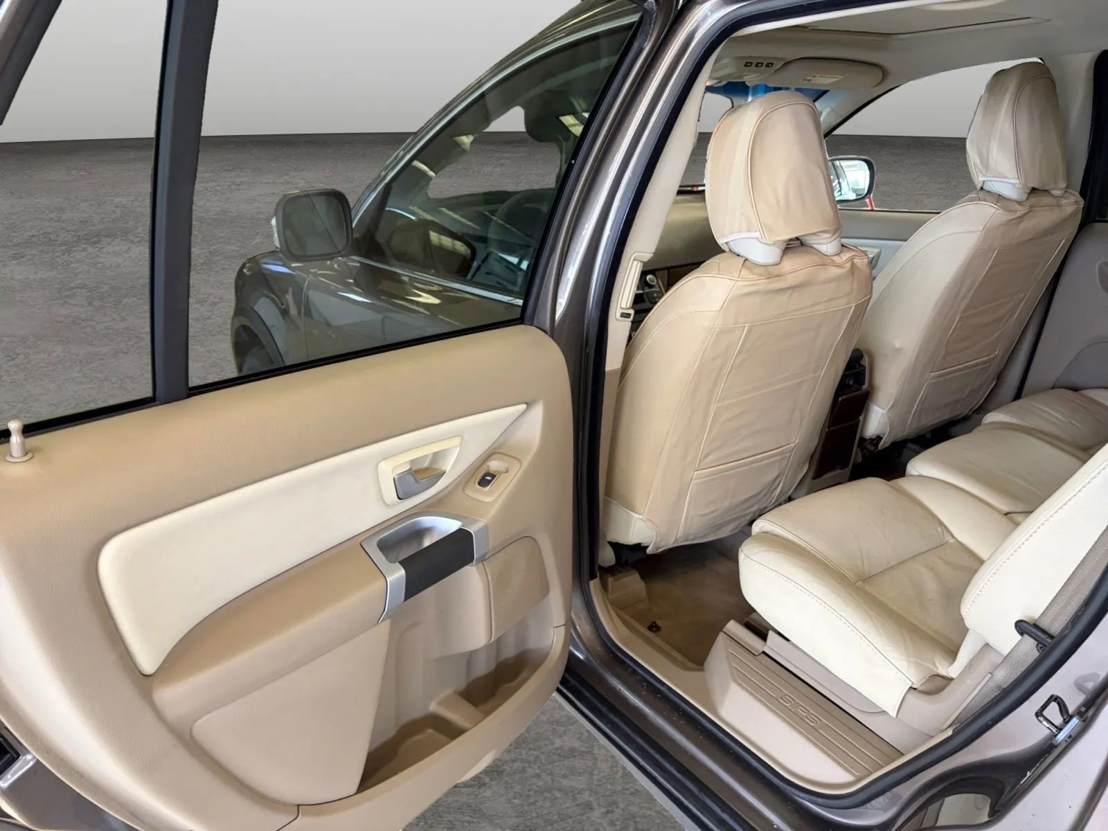 Used 2010 Volvo XC90 3.2 image 48