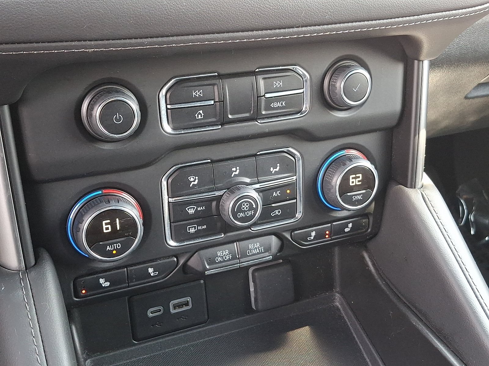 Used 2024 Chevrolet Tahoe LT AWD/4WD image 16