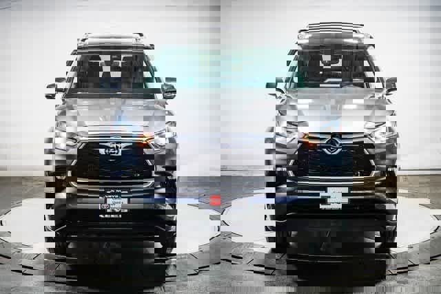 Certified 2022 Toyota Highlander XLE image 7