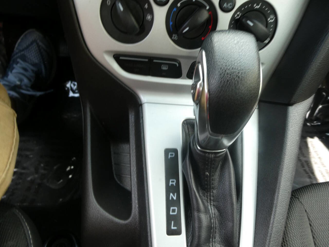 Used 2014 Ford Focus SE w/ Interior Protection Package image 14