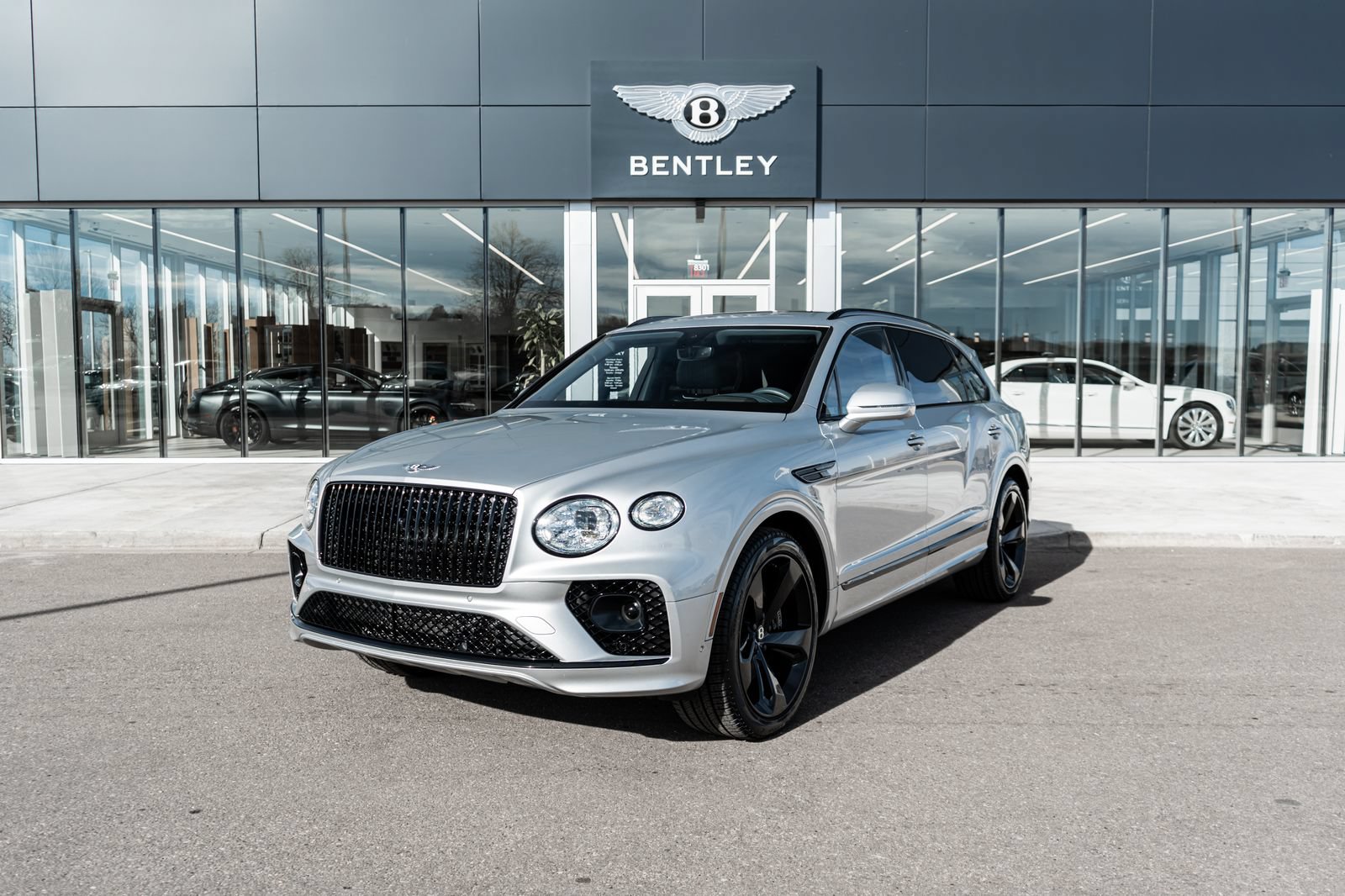 Certified 2023 Bentley Bentayga Extended Wheelbase AWD/4WD image 1
